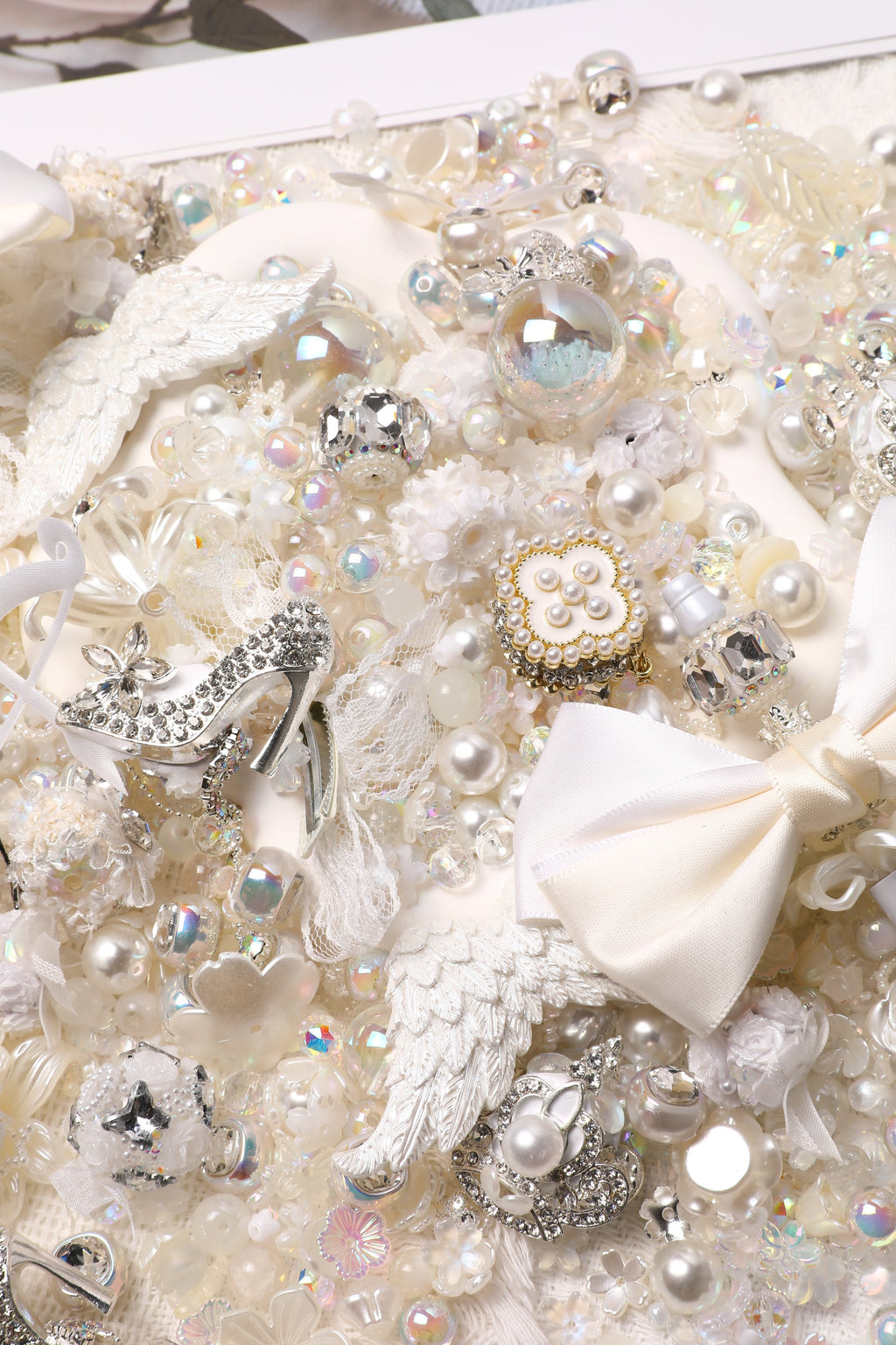 【NEW】【Key Chain/Jewelry/Pen】Live Product- White Cupid