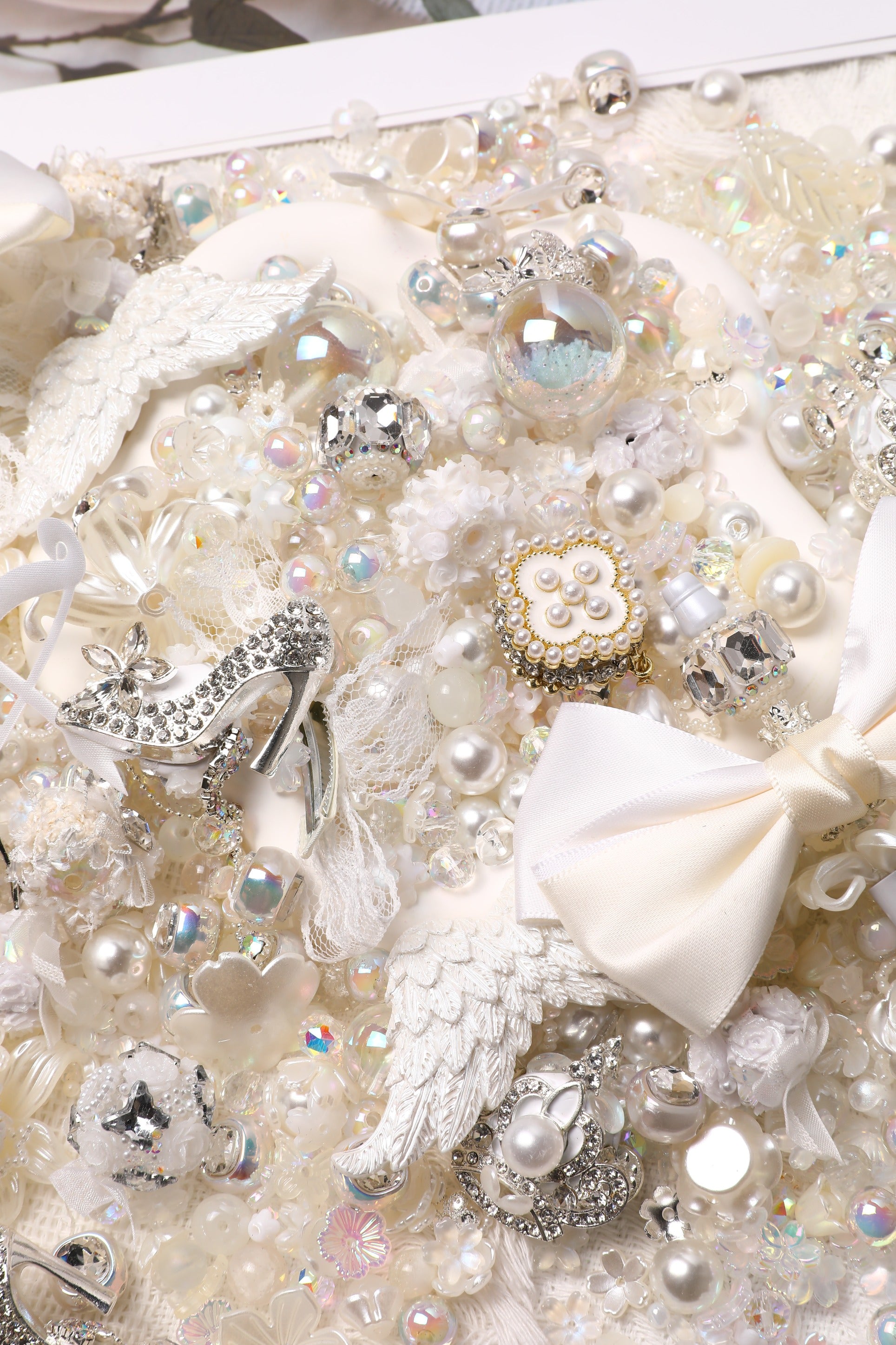 【NEW】【Key Chain/Jewelry/Pen】Live Product- White Cupid