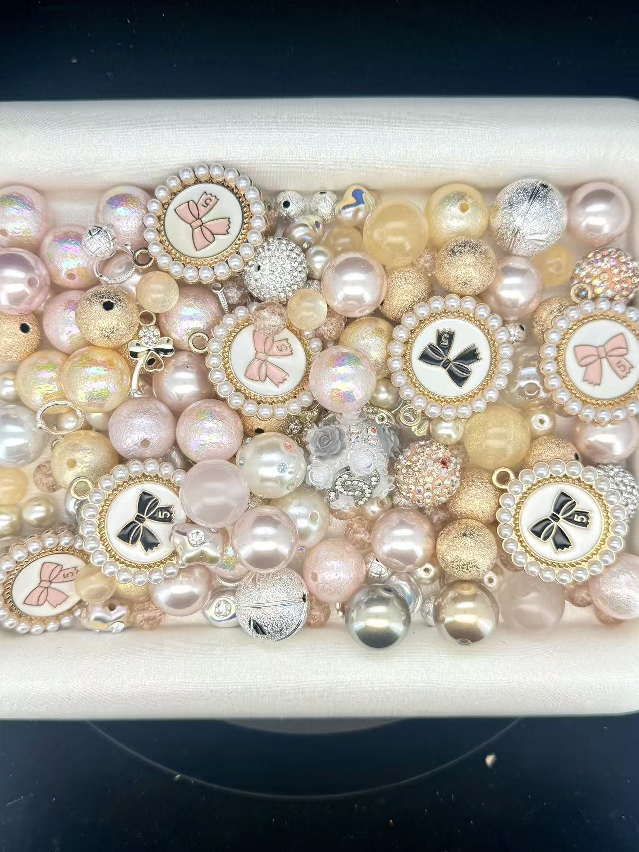 【Key Chain/Jewelry/Pen】Live Product-CC Lady